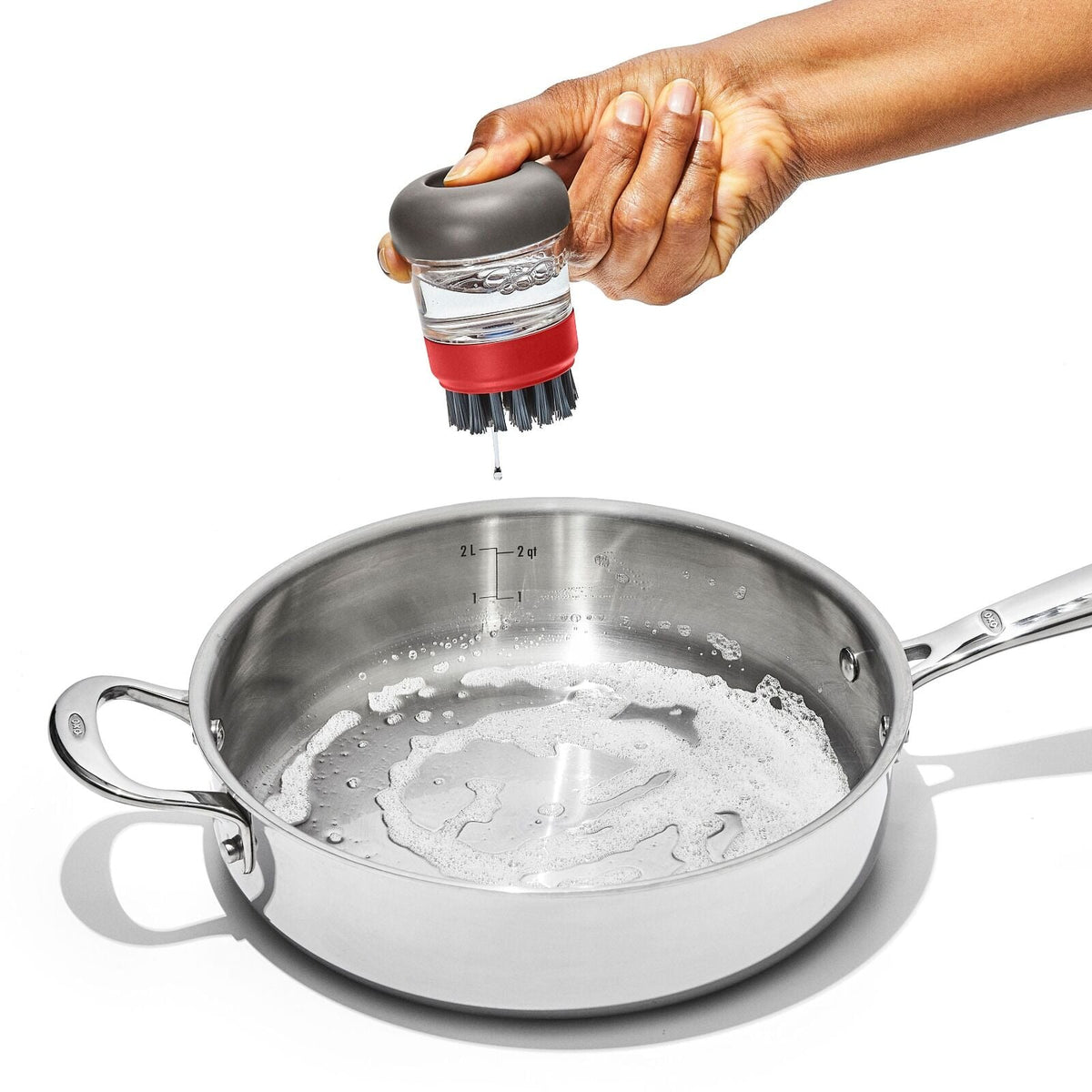 outdoor-soap-dispensing-dish-brush-with-storage-case-z1 odr_9209700_soapdispensingbrush_10.jpg