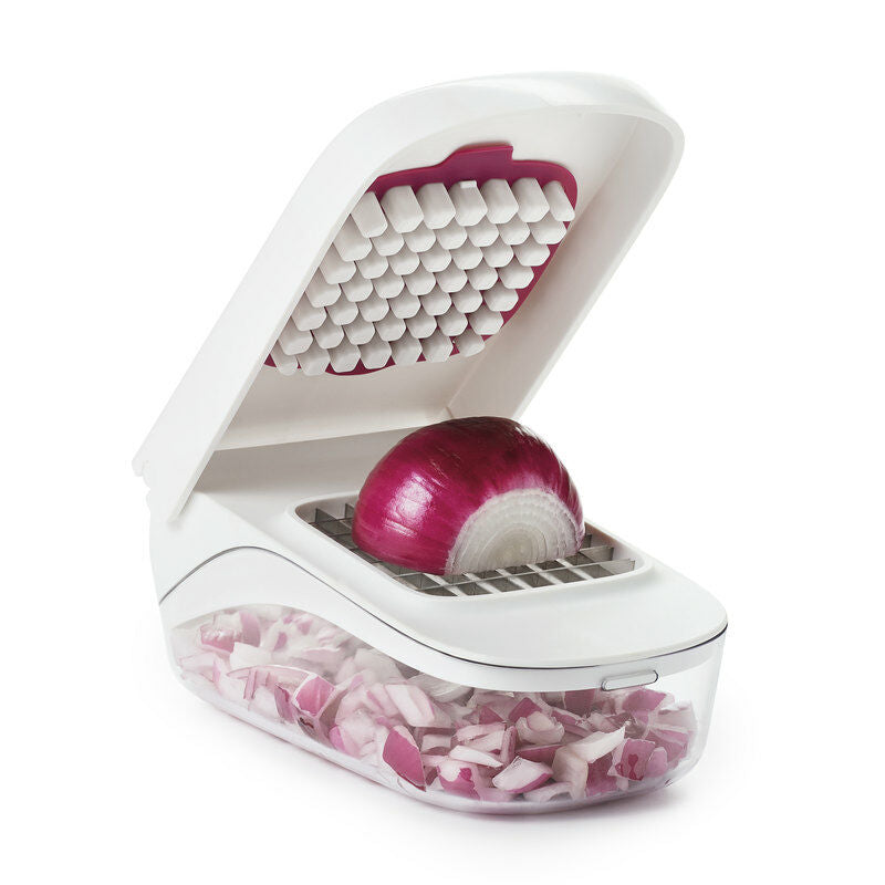 vegetable-chopper-with-easy-pour-opening-e7 onion_6.jpg
