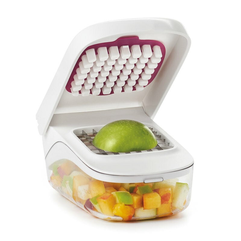 vegetable-chopper-with-easy-pour-opening-e7 onion_7.jpg