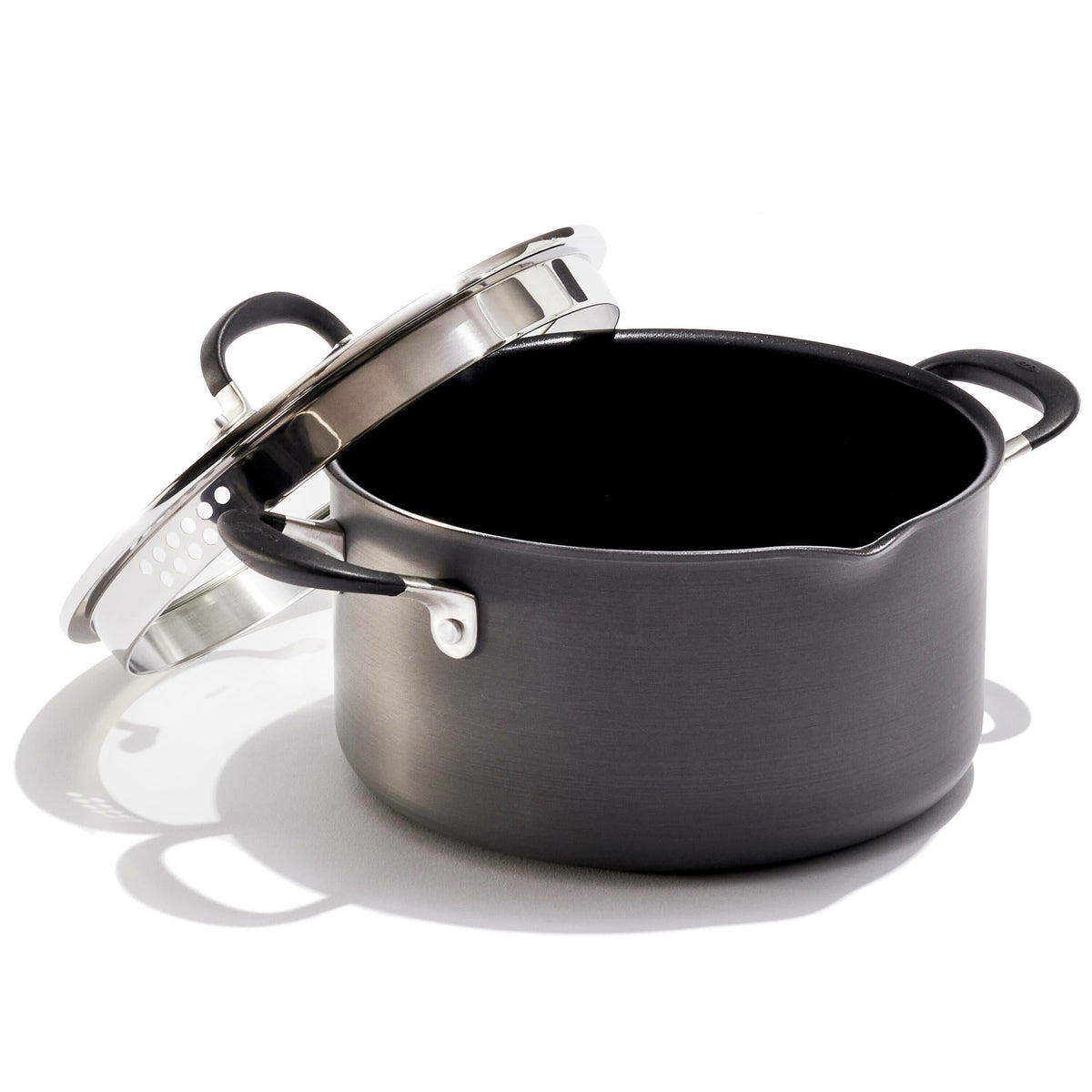 non-stick-6-quart-stock-pot-with-lid-n8 oxo_6qstockpot_product_1_.jpg