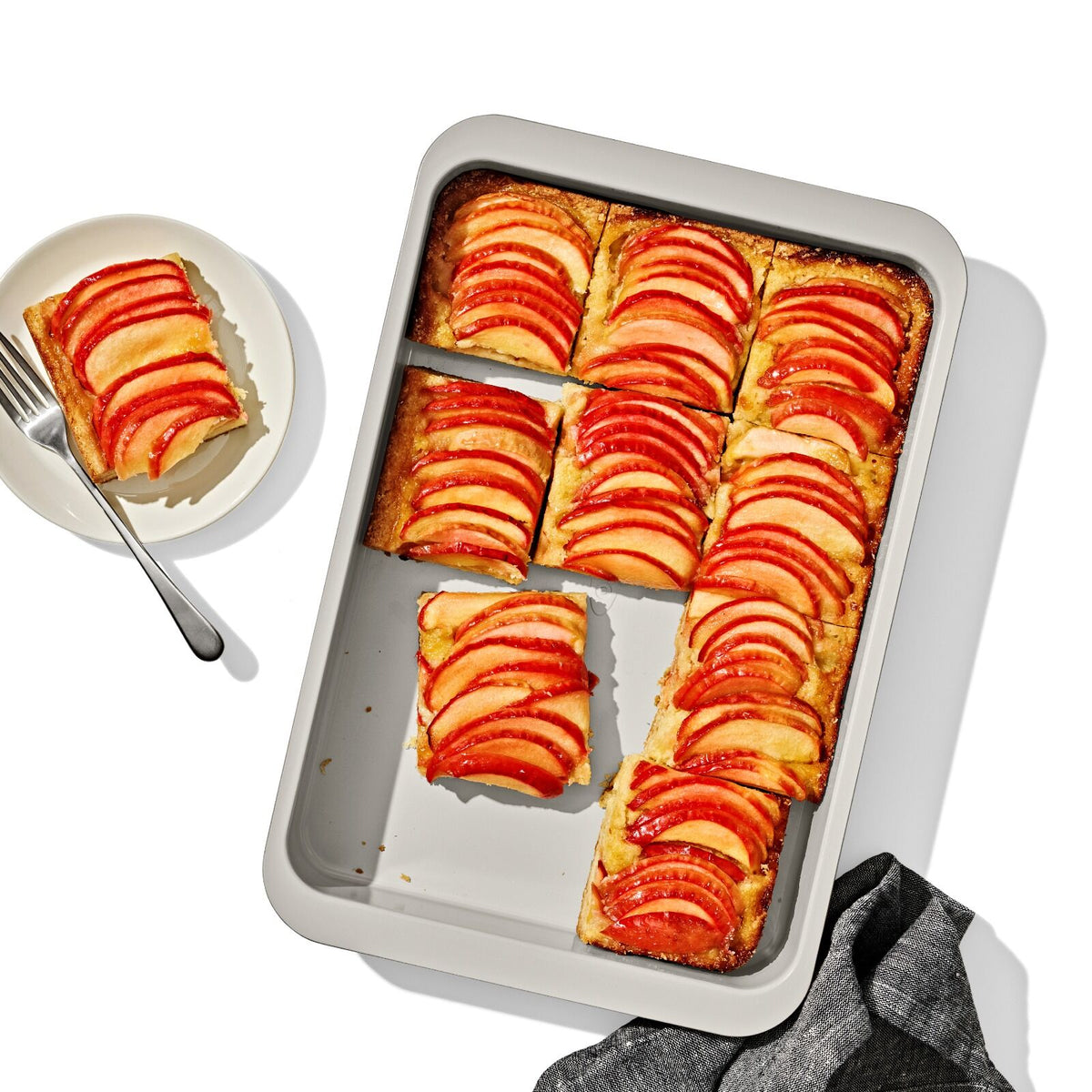 non-stick-pro-ceramic-coated-metal-bakeware-9-x-13-cake-pan-p5 oxo_9x13-cake-pan_pdp_01_1.jpg