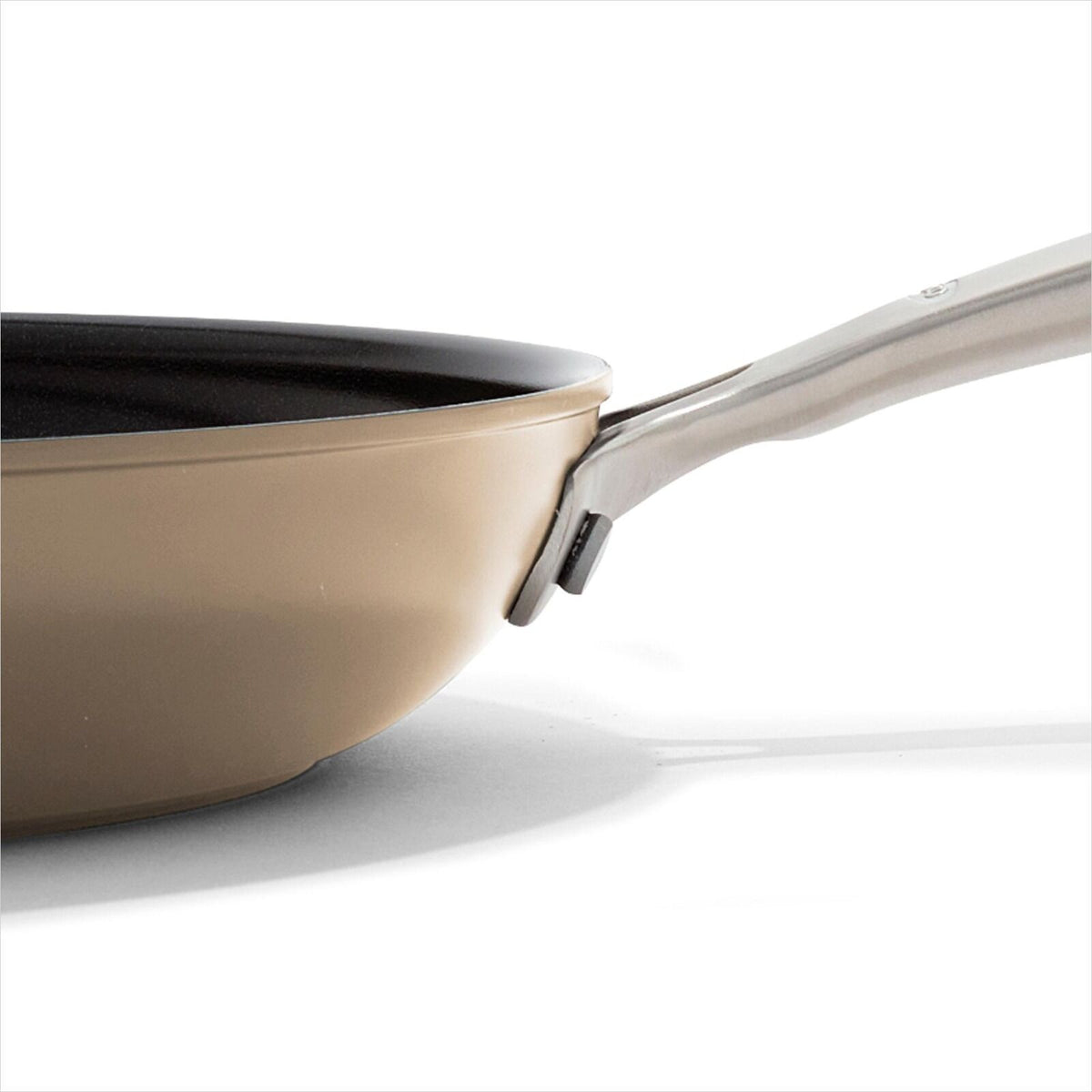 enhanced-non-stick-12-inch-frypan-p1 oxo_cc010459-001_enhanced-nonstick-12in-fry-pan-biscuit_pdp_03.jpg
