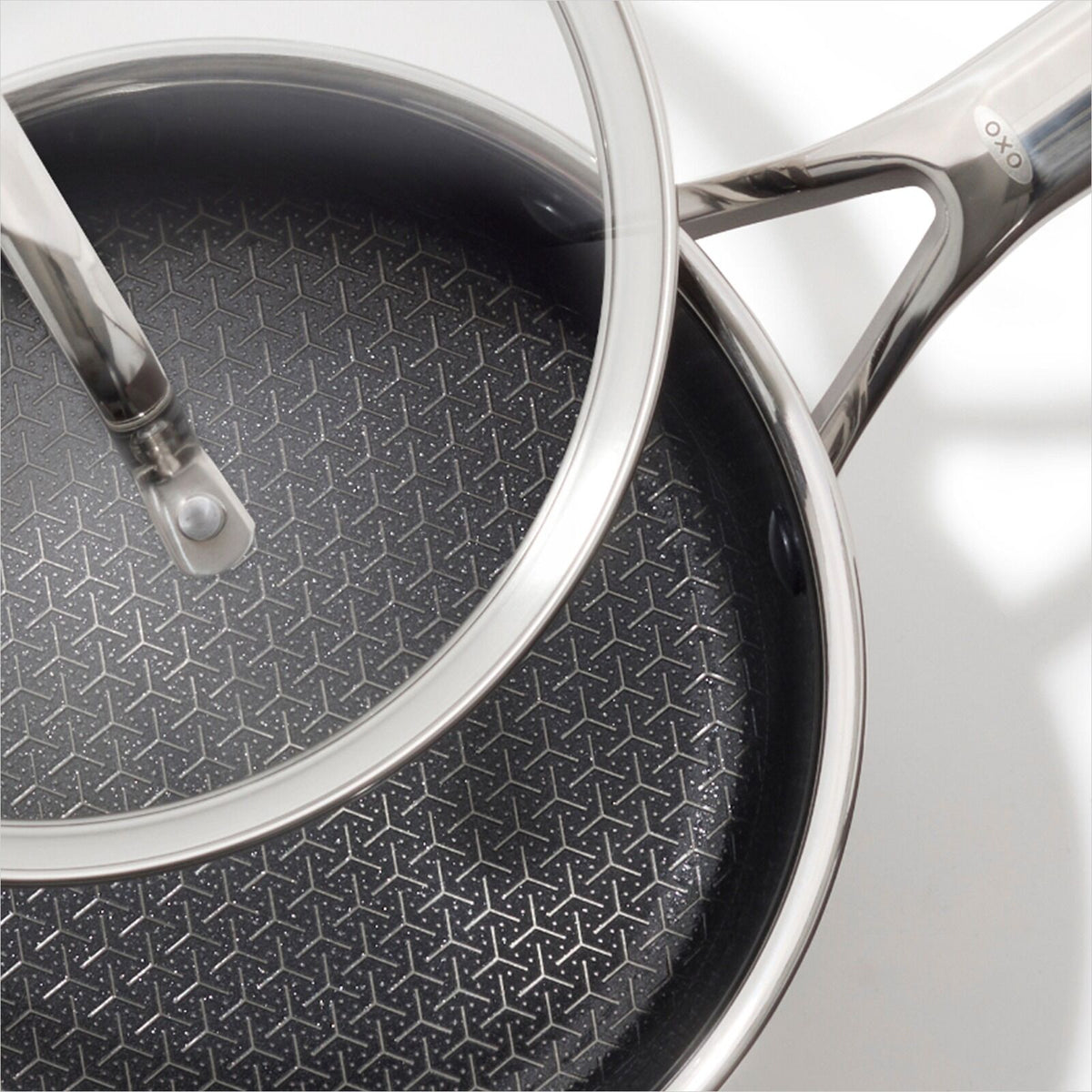 trident-hybrid-non-stick-stainless-steel-2-5-qt-saucepan-with-lid-a5 oxo_cc010465-001_trident-2p5qt-sauce_ss_pdp_03.jpeg
