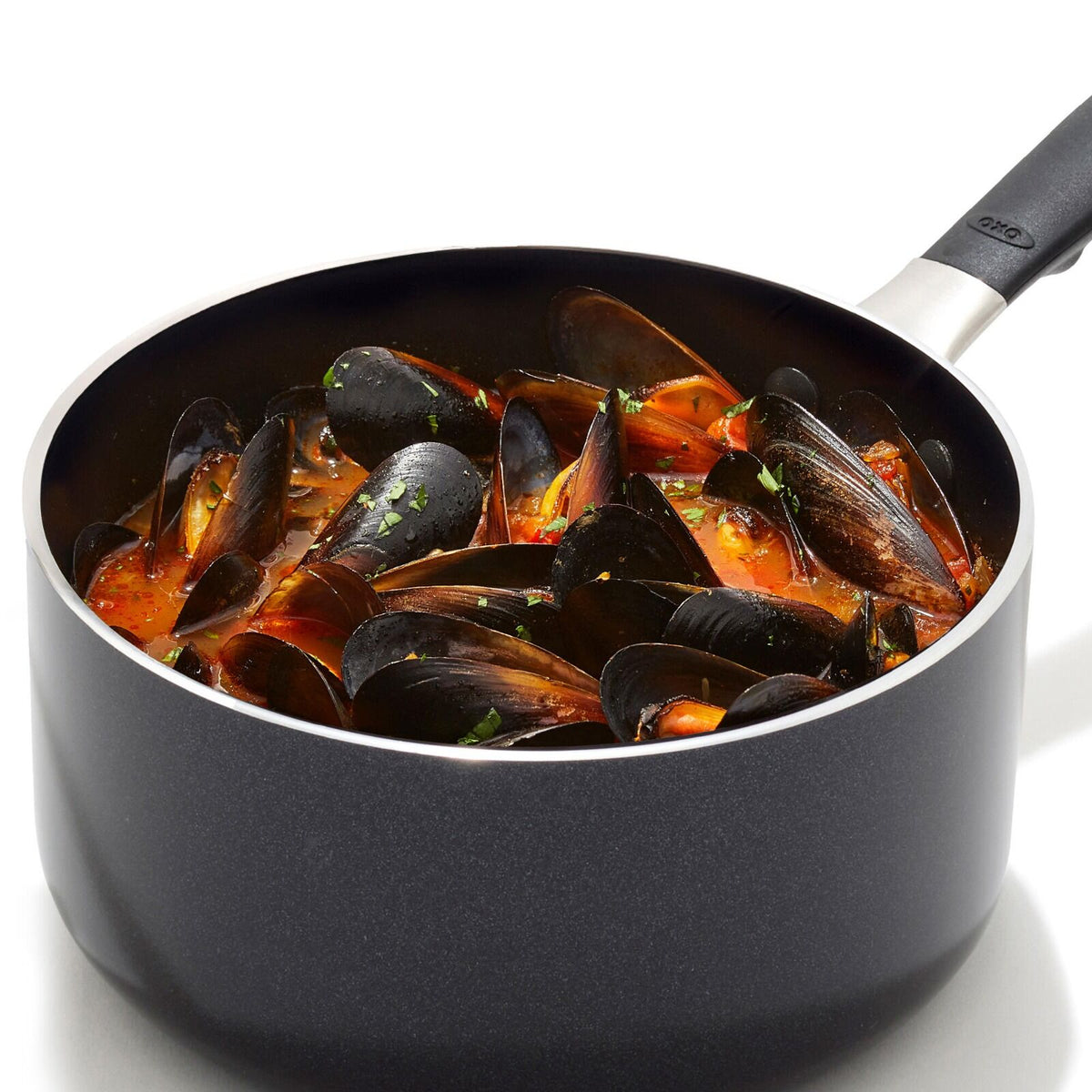 non-stick-pro-every-day-1-6-qt-saucepan-with-lid-z3 oxo_cc010467-001_nonstick-everyday-1p6qt-saucepan_pdp_02.jpg