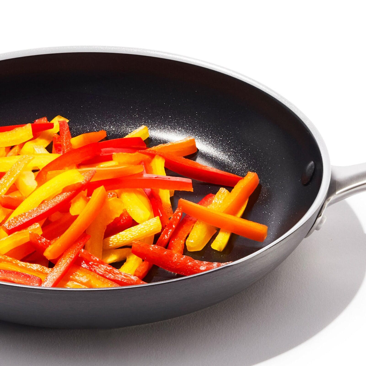 non-stick-pro-every-day-10-inch-fry-pan-d7 oxo_cc010469-001_nonstick-everyday-10in-fry-pan_pdp_03.jpg