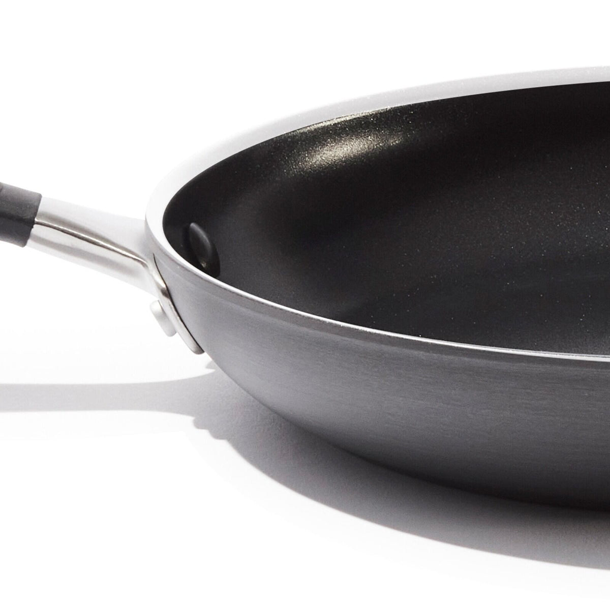 non-stick-pro-every-day-12-inch-frypan-with-lid-f0 oxo_cc010471-001_nonstick-everyday-12in-fry-pan-w-lid_pdp_06.jpg