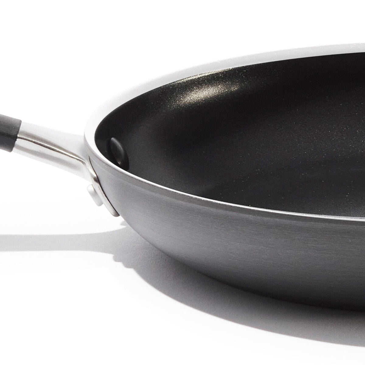 non-stick-pro-every-day-2-piece-frypan-set-p7 oxo_cc010473-001_nonstick-everyday-2pc-fry-pan-set_pdp_07.jpg