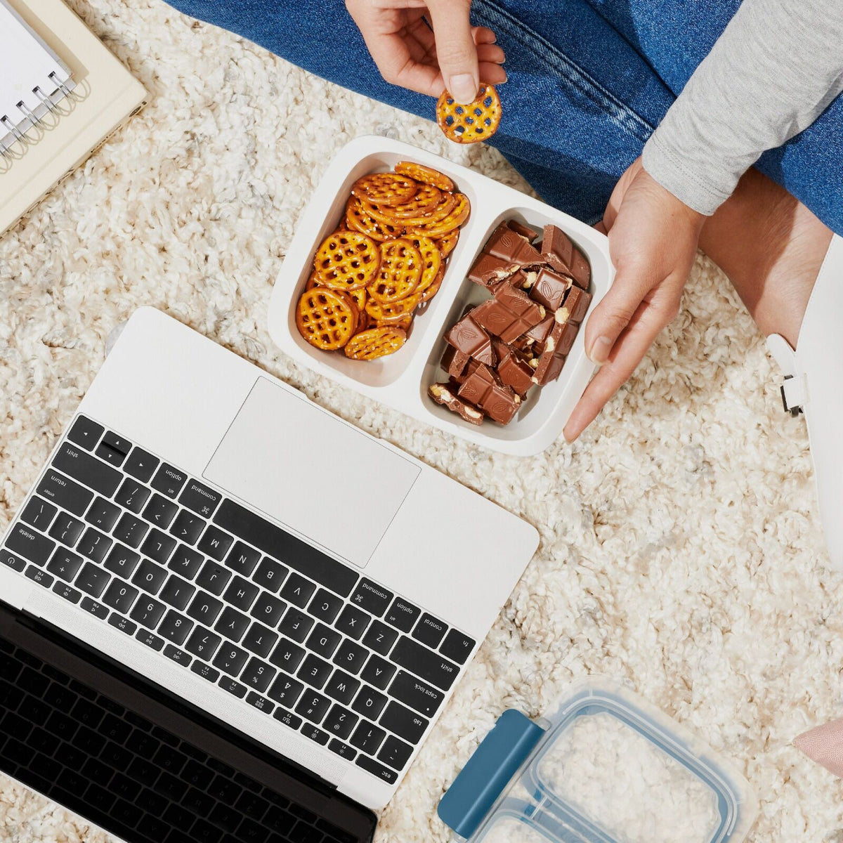 prep-and-go-2-cup-divided-container-g3 oxo_prepgo_2cup-divided-container_apdp_pdp_04_1_.jpeg