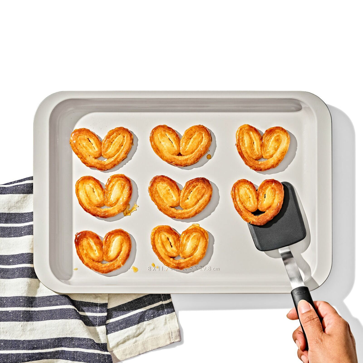 non-stick-pro-ceramic-coated-metal-bakeware-quarter-sheet-pan-storm-blue-a4 oxo_quarter-sheet-pan_pdp_03.jpg