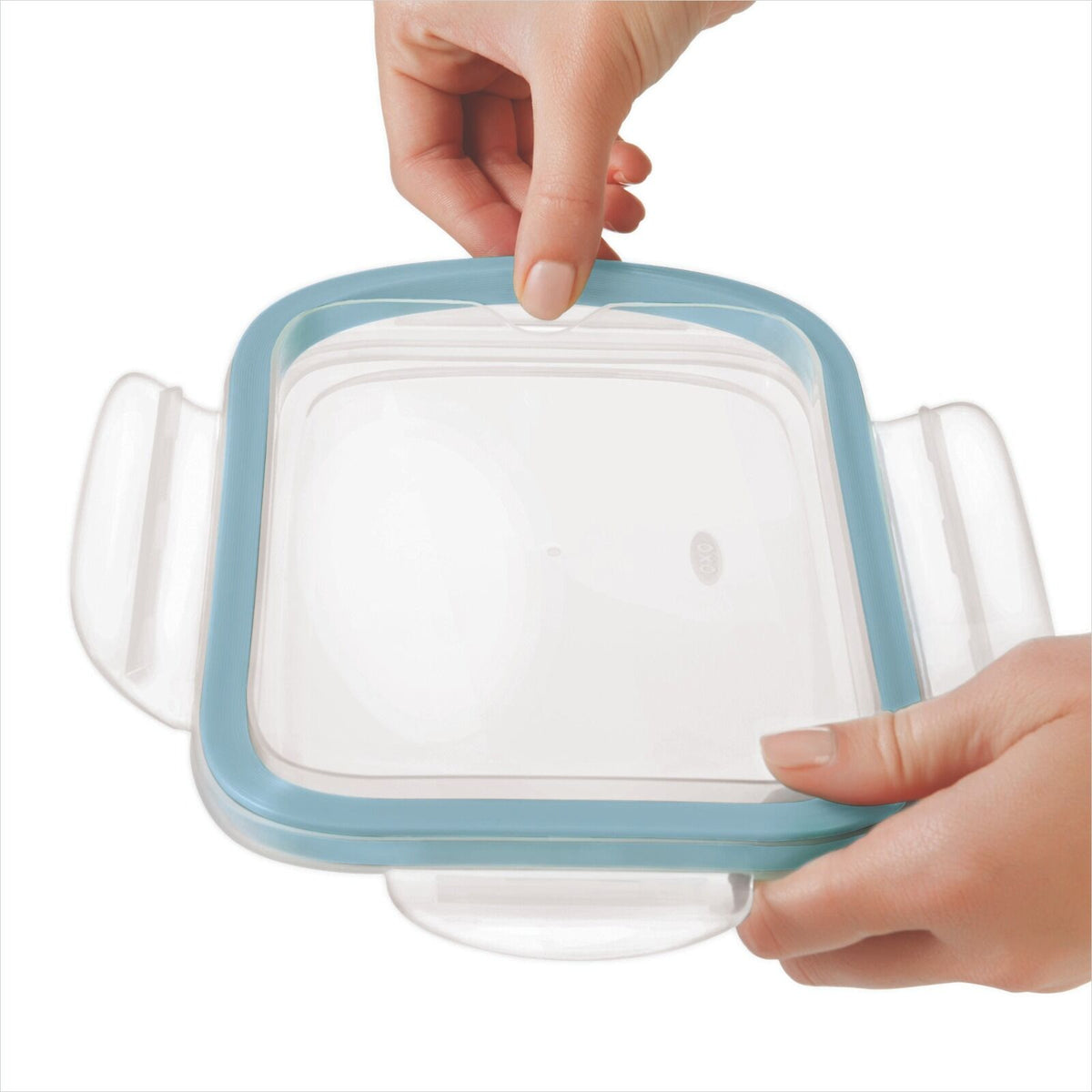 smart-seal-8-cup-glass-rectangle-container-arctic-blue-v3 oxo_smartseal_rectangle-glass-arctic_pdp_05.jpeg