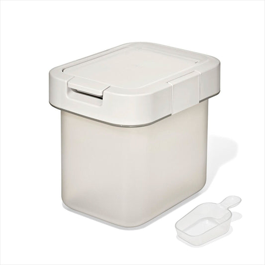 oxo-pet-airtight-food-container-with-scoop-small-c9 pet_7301700_airtight-food-container-small_apdp_00_main.jpg