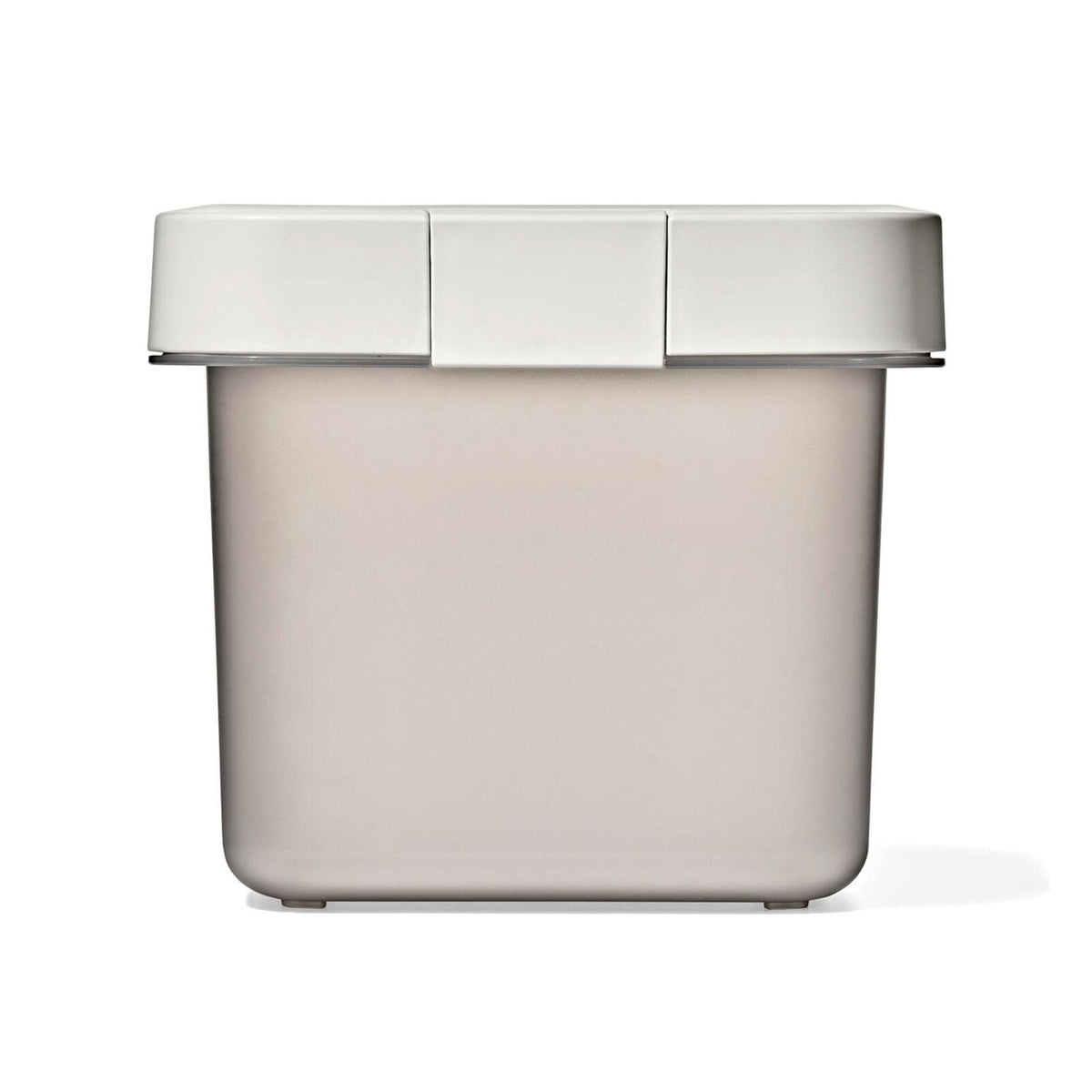 oxo-pet-airtight-food-container-with-scoop-small-c9 pet_7301700_airtight-food-container-small_pdp_03.jpg