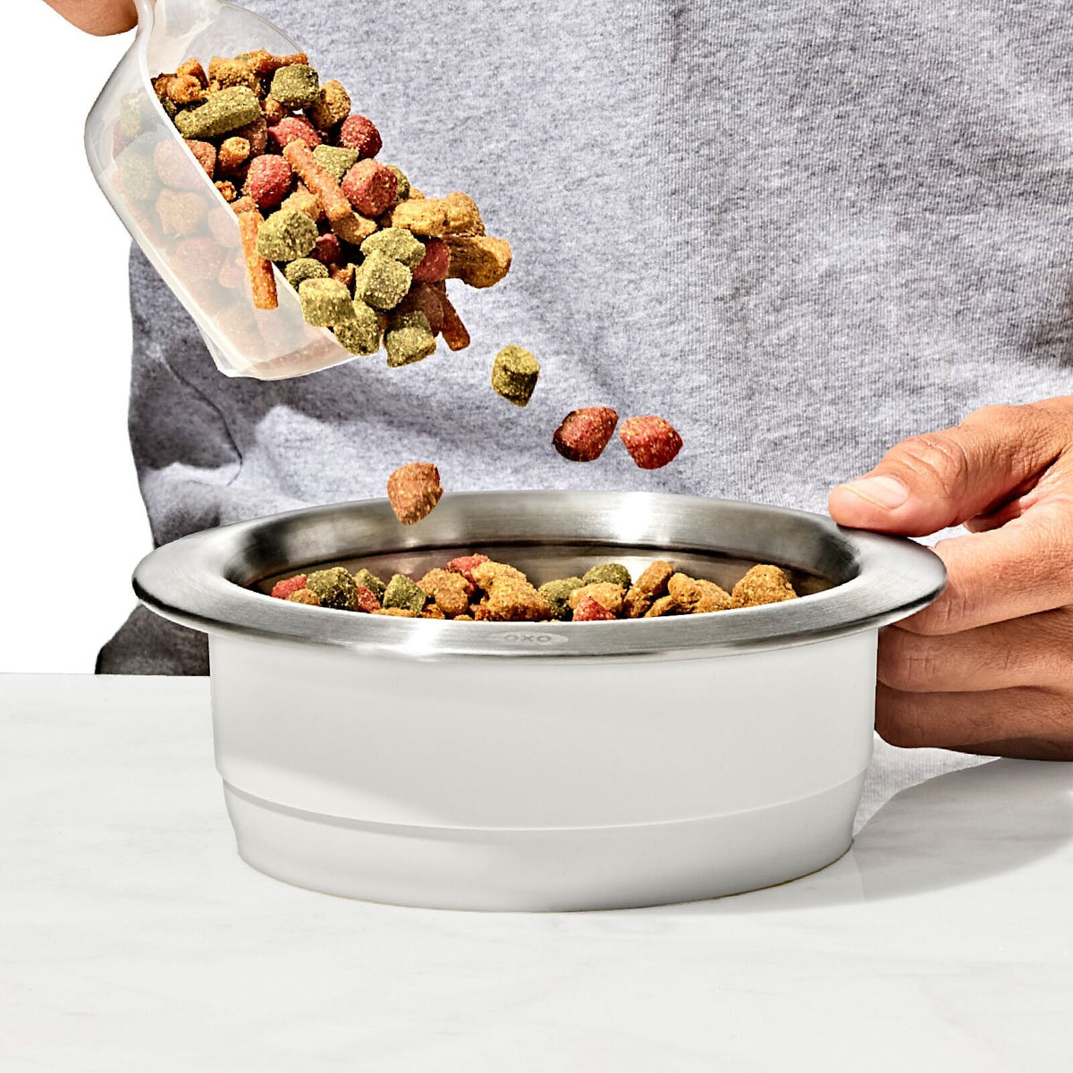 oxo-pet-nonslip-bowl-small-1-cup-240-ml-g2 pet_nonslip-bowls-slow-feeders_pdp_04_4.jpeg