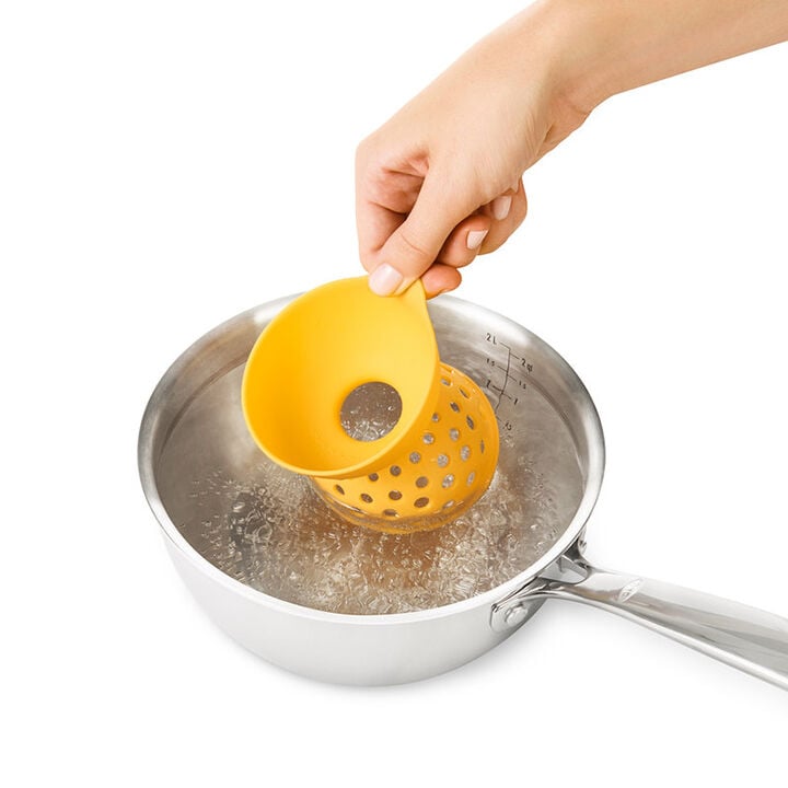 silicone-egg-poacher-set-of-2-k8 poacher_4.jpg