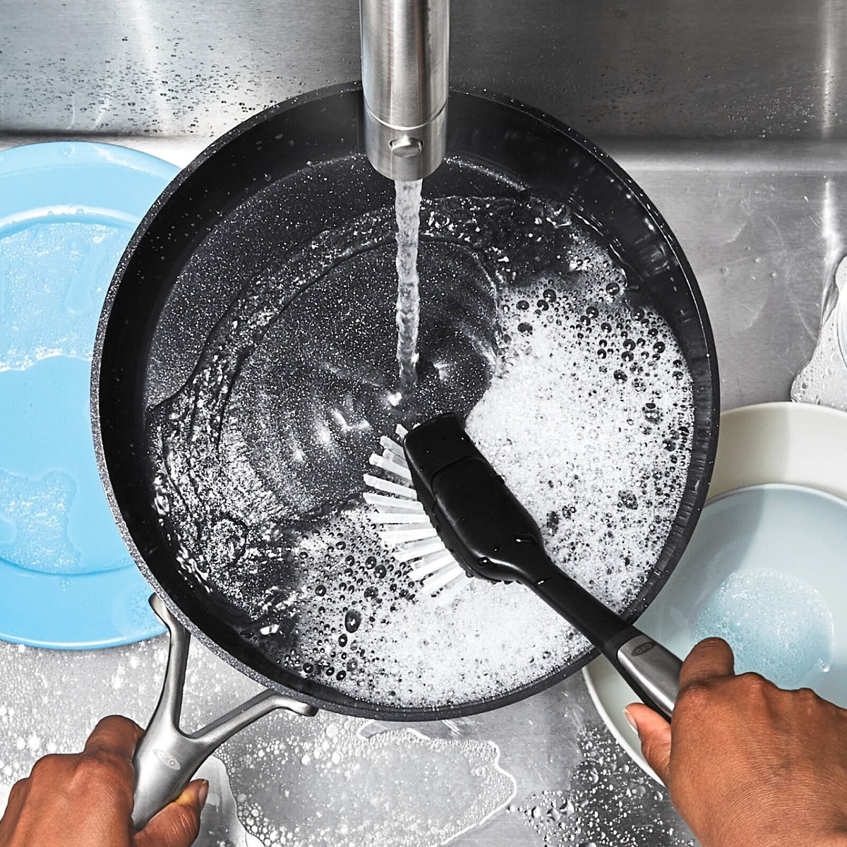 steel-dish-brush-with-replaceable-head-c0 stl_dishbrush_pdp_01.jpg