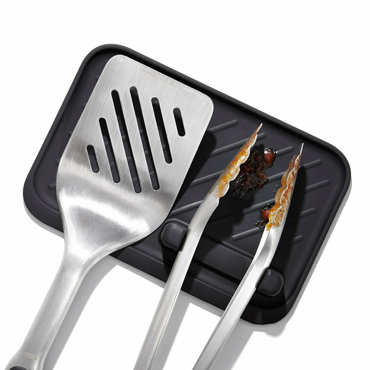 oxo-good-grips-grilling-turner-and-tongs-set-r3 sw_21185800_050620_1_rgb_1_.jpg