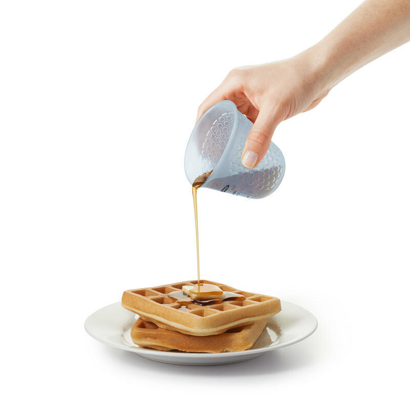 mini-squeeze-and-pour-silicone-measuring-cup-e6 t_63__1.jpg