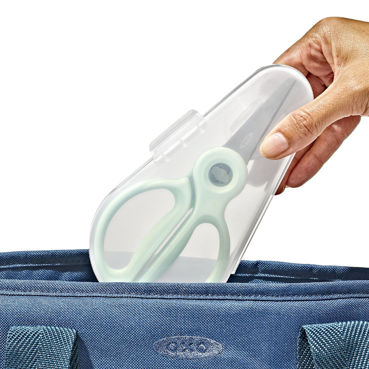 on-the-go-food-scissors-with-case-x6 tot_61176600_baby-food-scissors-opal_pdp_03.jpeg