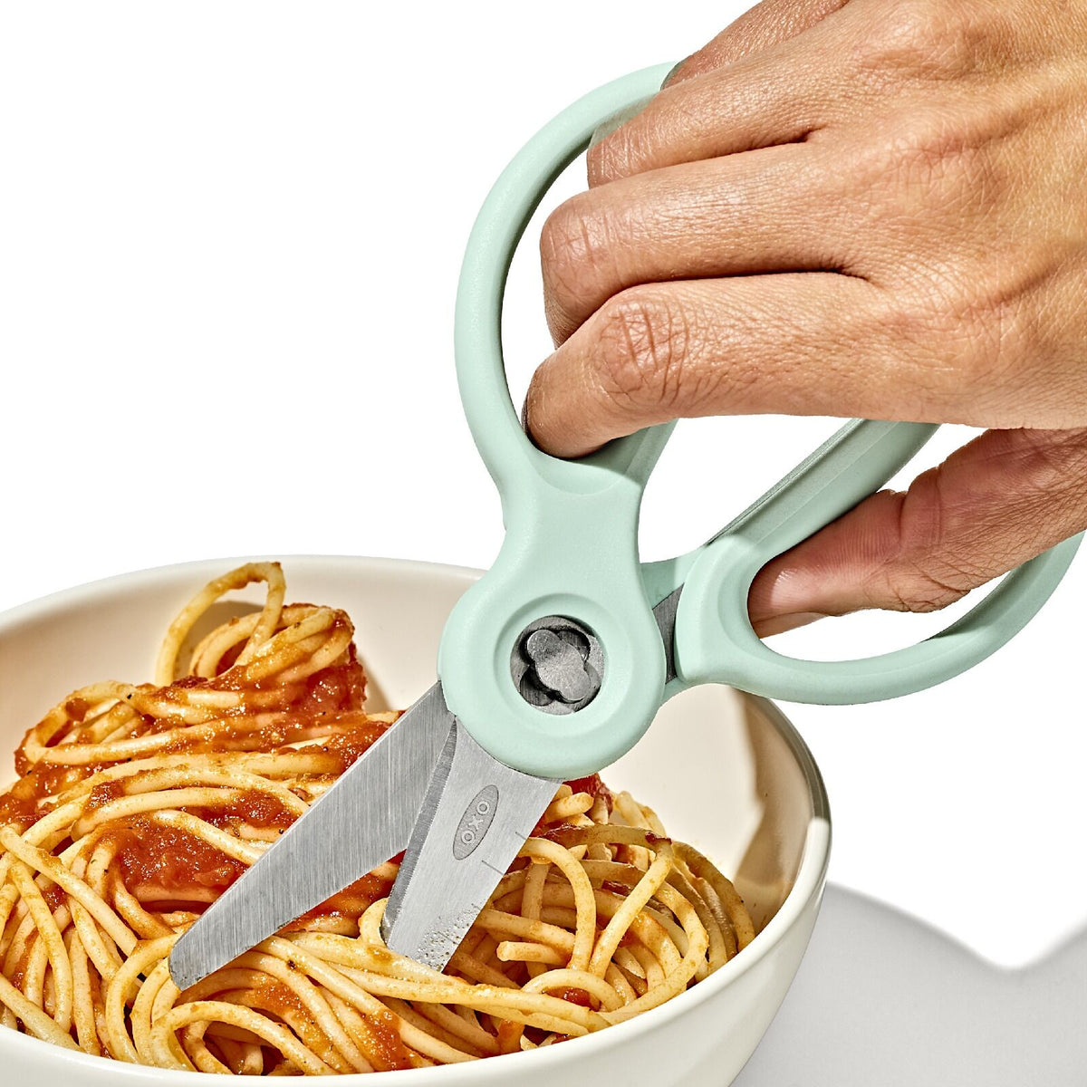 on-the-go-food-scissors-with-case-x6 tot_61176600_baby-food-scissors-opal_pdp_04.jpeg
