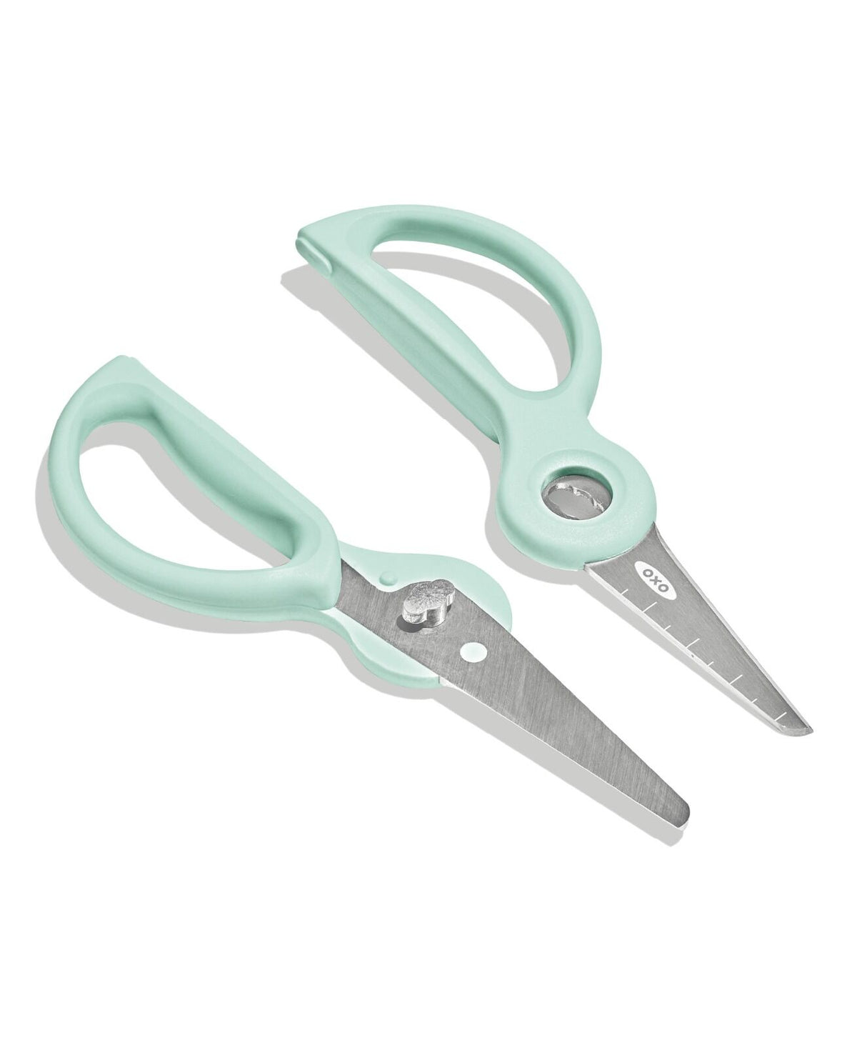 on-the-go-food-scissors-with-case-x6 tot_61176600_baby-food-scissors-opal_pdp_macys_05.jpeg