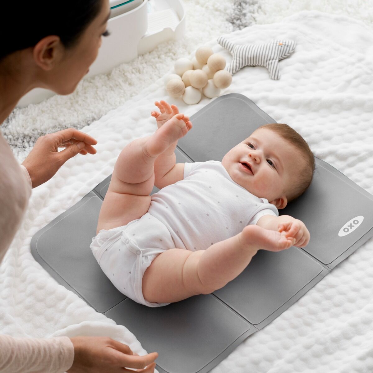diaper-caddy-with-changing-mat-o1 tot_63135900_9a.jpg