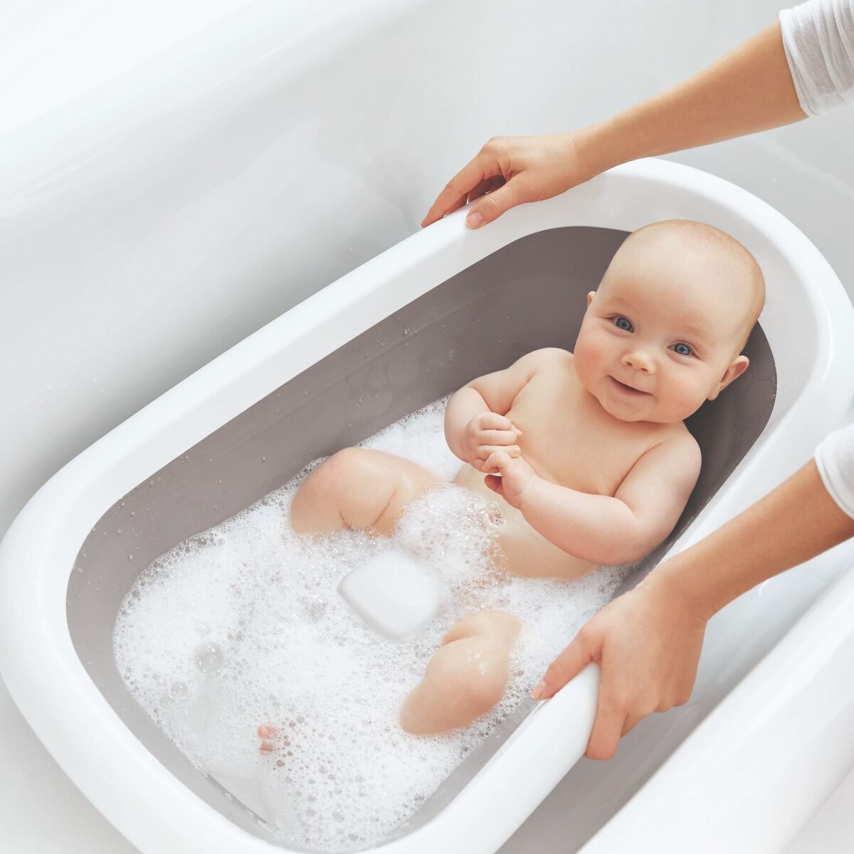 splash-and-store-bathtub-d2 tot_63142700_4g.jpg