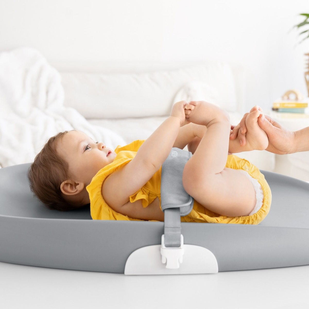 tot-changing-pad-gray-u5 tot_63154800_changingpad_pdp_02.jpg