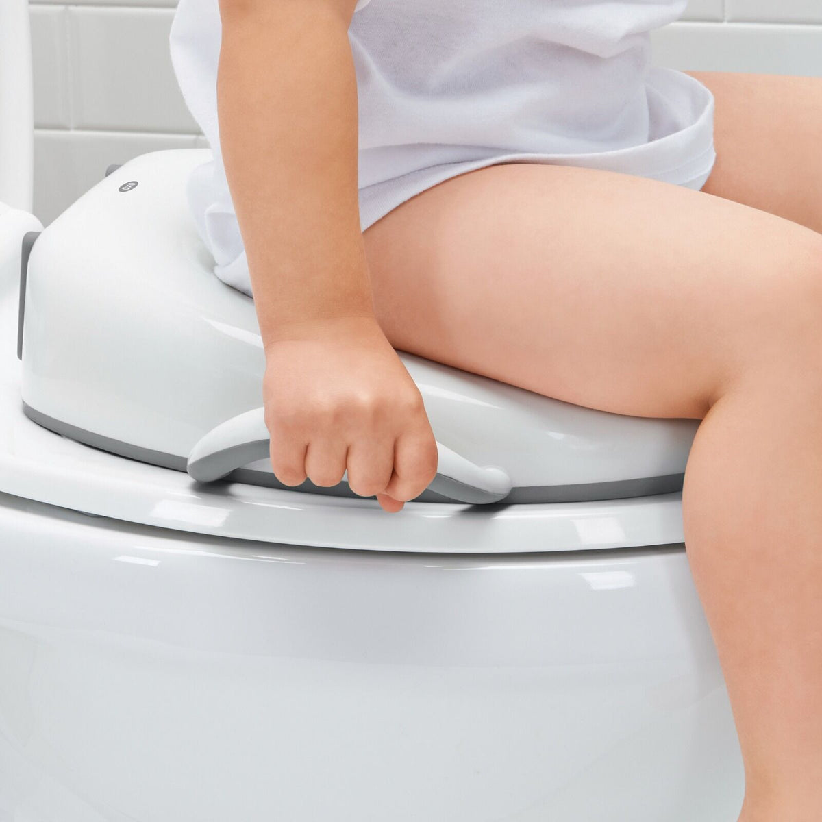 sit-right-potty-seat-gray-k4 tot_6315900_sitrightpottygray_pdp_04.jpg