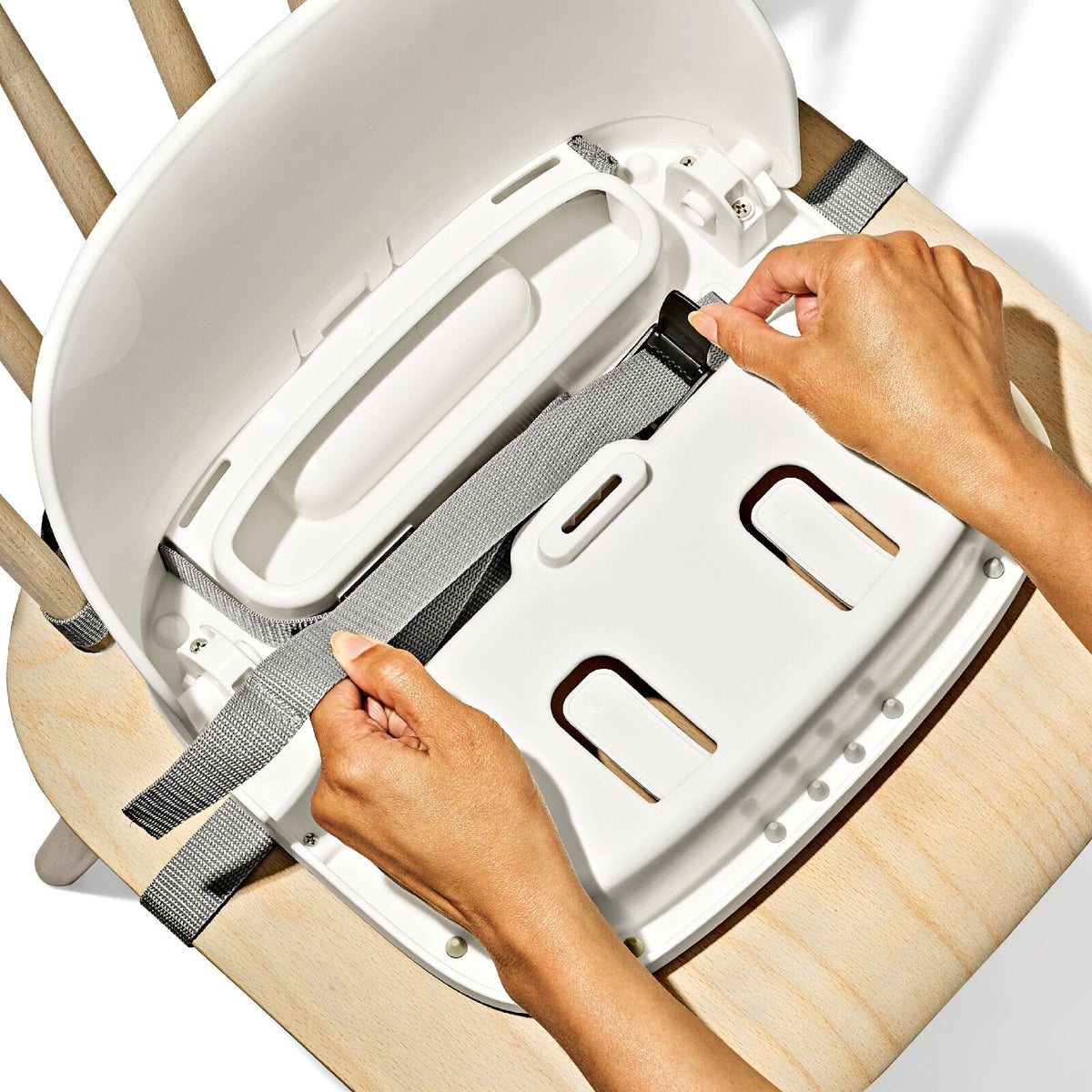 perch-booster-seat-with-straps-g0 tot_63172900_perch-booster-seat-blossom_pdp_02.jpeg